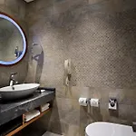 ホテル Doubletree By Hilton - Piyalepasa 5*