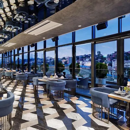 Doubletree By Hilton - Piyalepasa Hotel Estambul