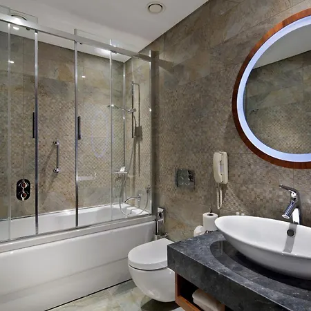 دبل تري باي هيلتون إسطنبول - بيالاباشا 5*