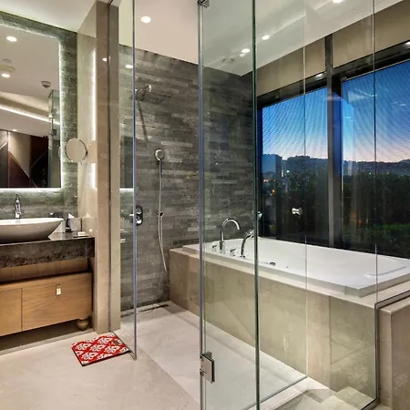 Doubletree By Hilton - Piyalepasa 5*