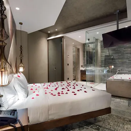 Doubletree By Hilton - Piyalepasa 5*