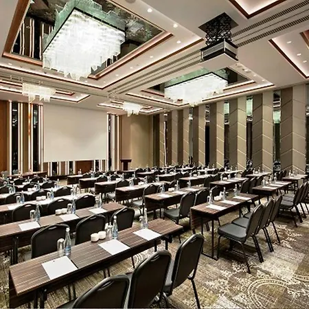 Doubletree By Hilton - Piyalepasa 5* Estambul