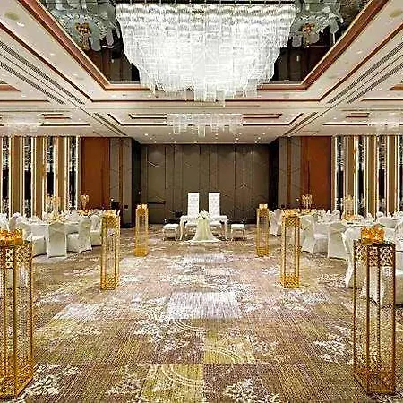 Doubletree By Hilton - Piyalepasa 5*