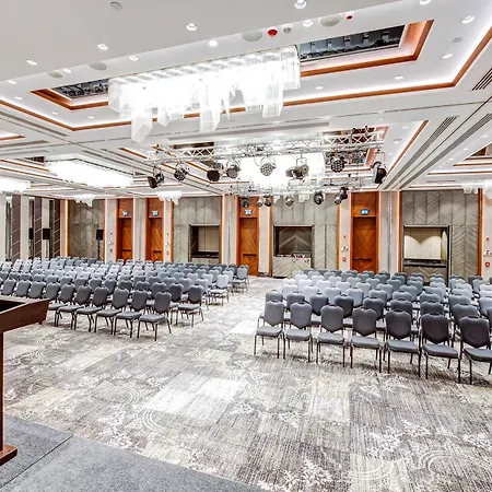 Doubletree By Hilton - Piyalepasa Hotel Istanbul