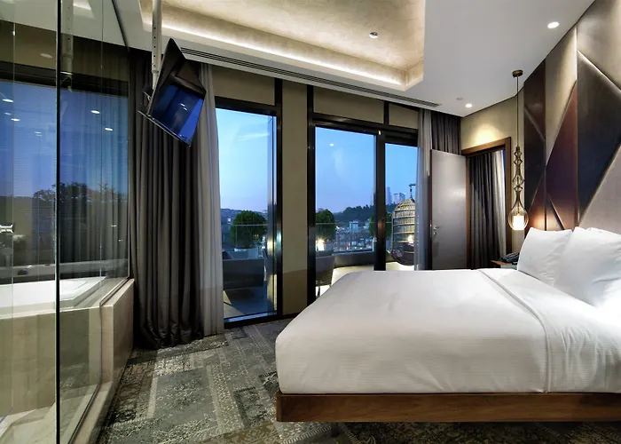 Отель Doubletree By Hilton - Piyalepasa 5*