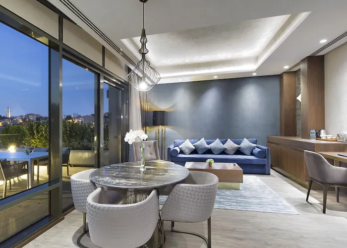 Doubletree By Hilton - Piyalepasa 5*