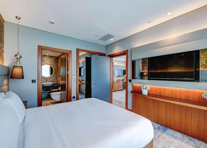 Doubletree By Hilton - Piyalepasa Отель