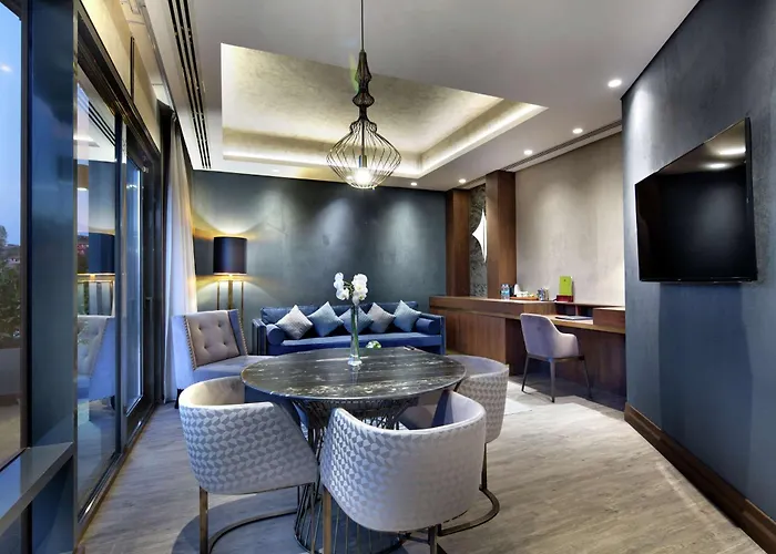 Doubletree By Hilton - Piyalepasa Отель Стамбул