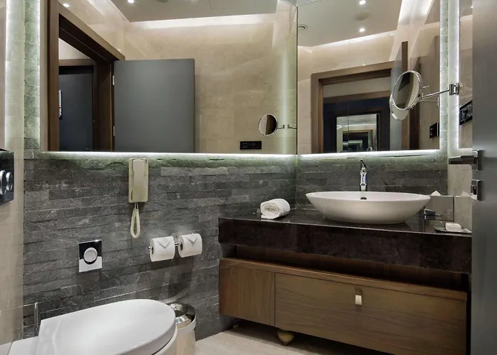 Doubletree By Hilton - Piyalepasa 5*