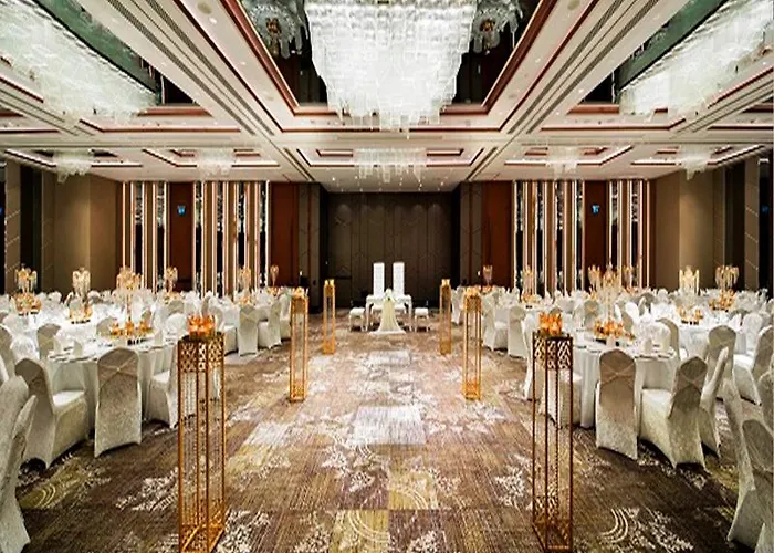 Отель Doubletree By Hilton - Piyalepasa