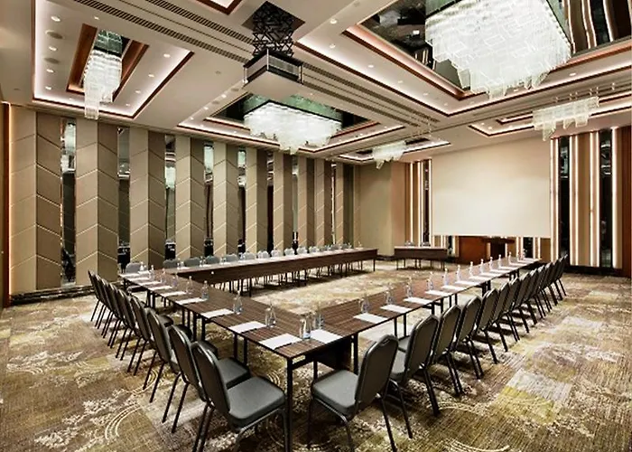 Doubletree By Hilton - Piyalepasa Отель Стамбул