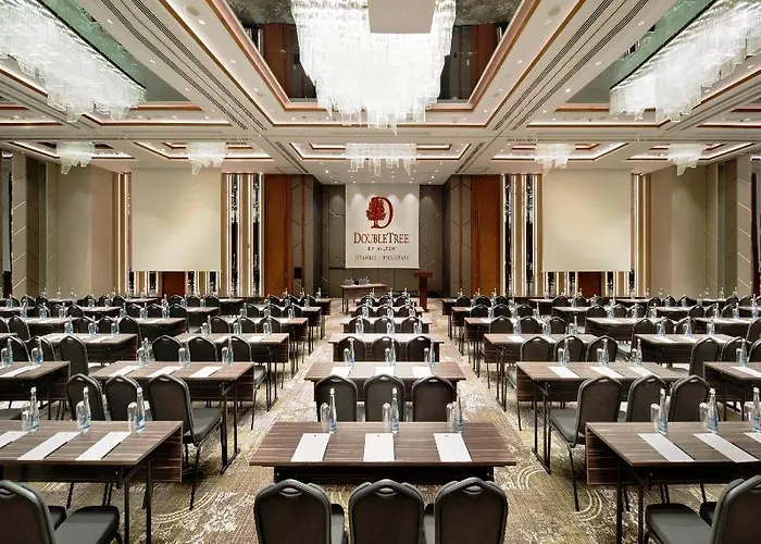 Отель Doubletree By Hilton - Piyalepasa Стамбул