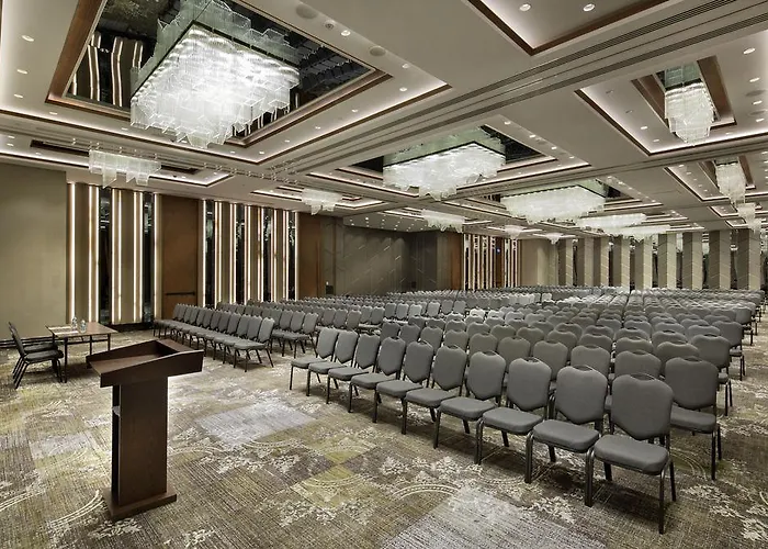 Doubletree By Hilton - Piyalepasa Отель