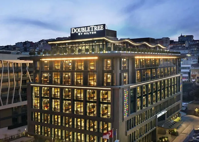 Отель Doubletree By Hilton - Piyalepasa