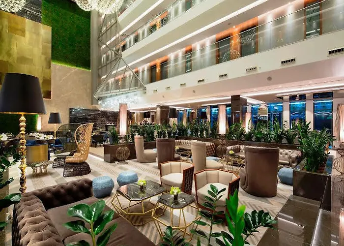 Отель Doubletree By Hilton - Piyalepasa