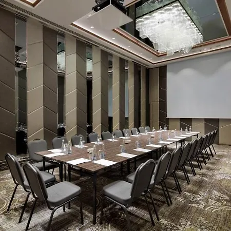 Doubletree By Hilton - Piyalepasa 5* Isztambul